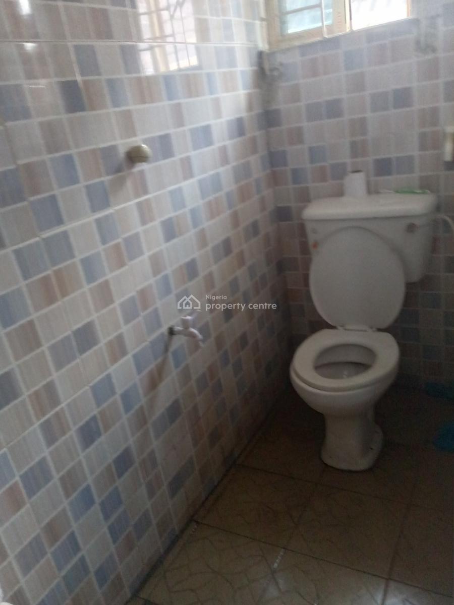 Spacious and Standard 2bedroom Flay in a Serene and Secured Estate, Anthony, Maryland, Lagos, Flat / Apartment for Rent
