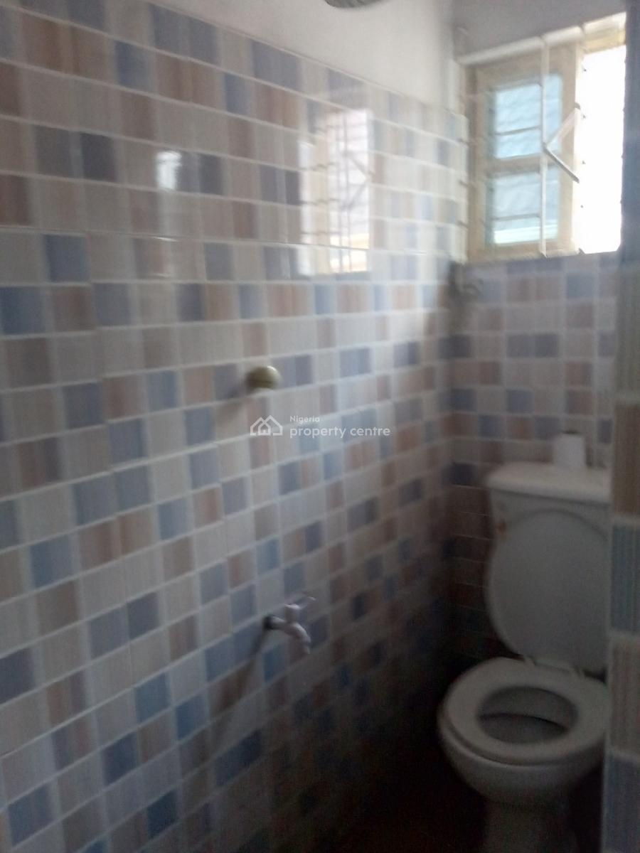 Spacious and Standard 2bedroom Flay in a Serene and Secured Estate, Anthony, Maryland, Lagos, Flat / Apartment for Rent
