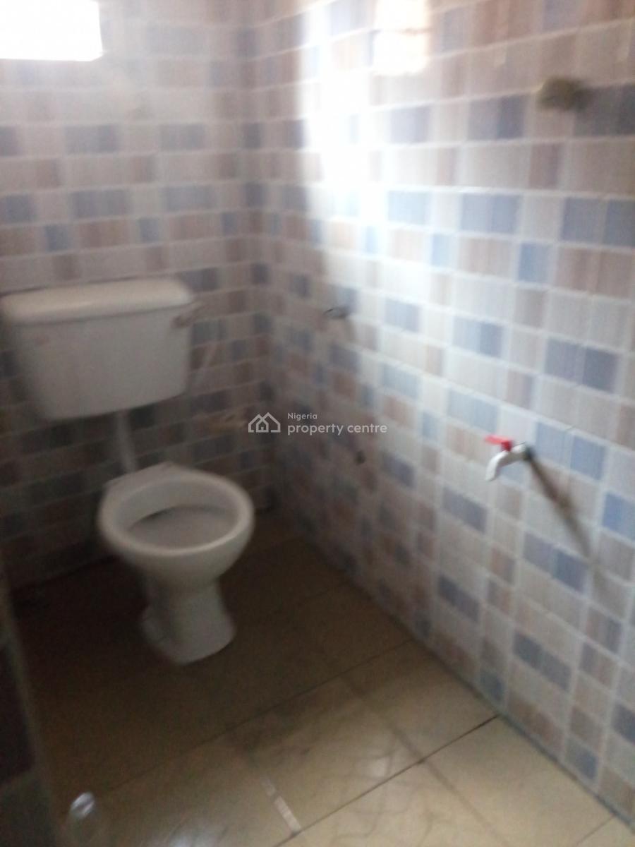 Spacious and Standard 2bedroom Flay in a Serene and Secured Estate, Anthony, Maryland, Lagos, Flat / Apartment for Rent