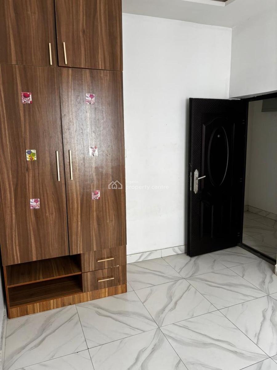 3 Bedroom Flat with a Bq Fully Serviced with Central Generator, Ogidan Area, Ajah, Lagos, Flat / Apartment for Rent