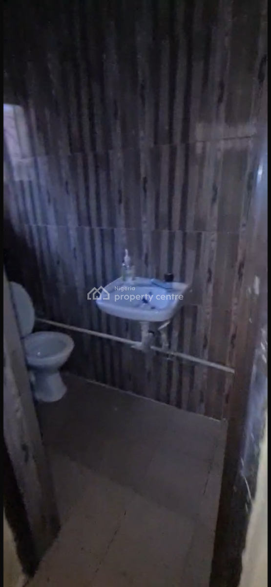 a Very Spacious 2 Bedroom Flat with Rooms En-suite, Ojodu Berger, Ojodu, Lagos, Flat / Apartment for Rent