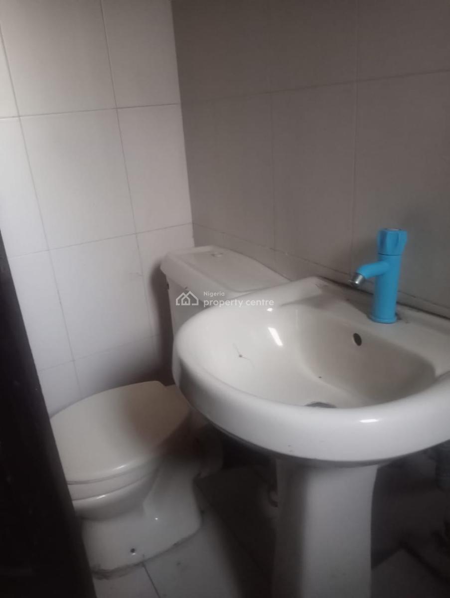 3 Bedroom Apartment Downstairs  in a Secured Estate, Omole Phase 2, Ikeja, Lagos, Flat / Apartment for Rent