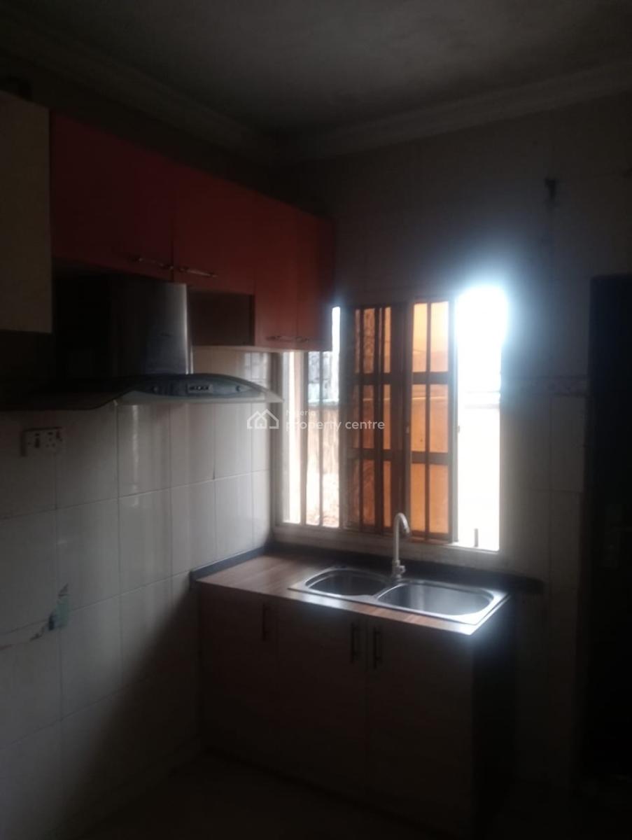 3 Bedroom Apartment Downstairs  in a Secured Estate, Omole Phase 2, Ikeja, Lagos, Flat / Apartment for Rent