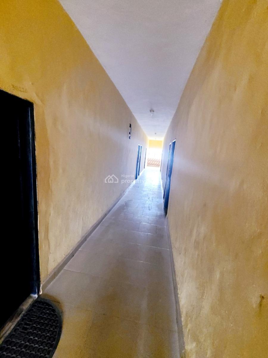 Standard Studio Apartment/self Contain Upstairs, Ihiagwa Road, Nekede, Owerri, Nekede, Owerri Municipal, Imo, Self Contain (single Rooms) for Rent