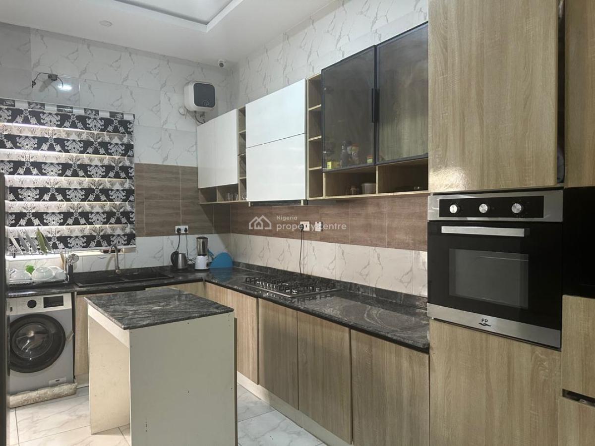 Exclusive En-suite Master Bedroom in Secured 4-bed Terrace -- Orchid, Orchid Round About By Dpk Estate Lekki Island, Lekki Expressway, Lekki, Lagos, Terraced Duplex Short Let