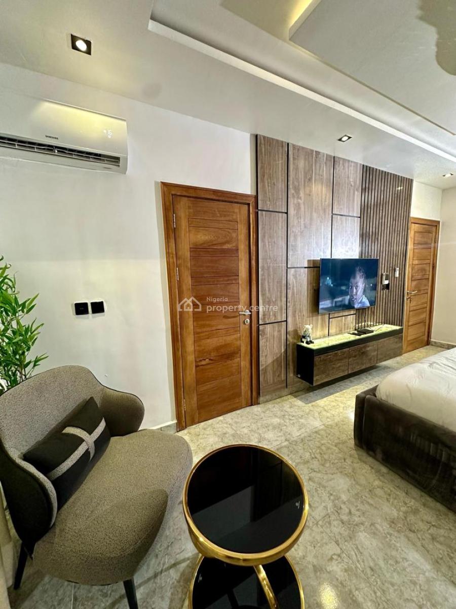 Luxury 1 Bedroom Apartment with Ps5, Pool, Balcony , Cozy and Cute, Ikate, Lekki, Lagos, Flat / Apartment Short Let