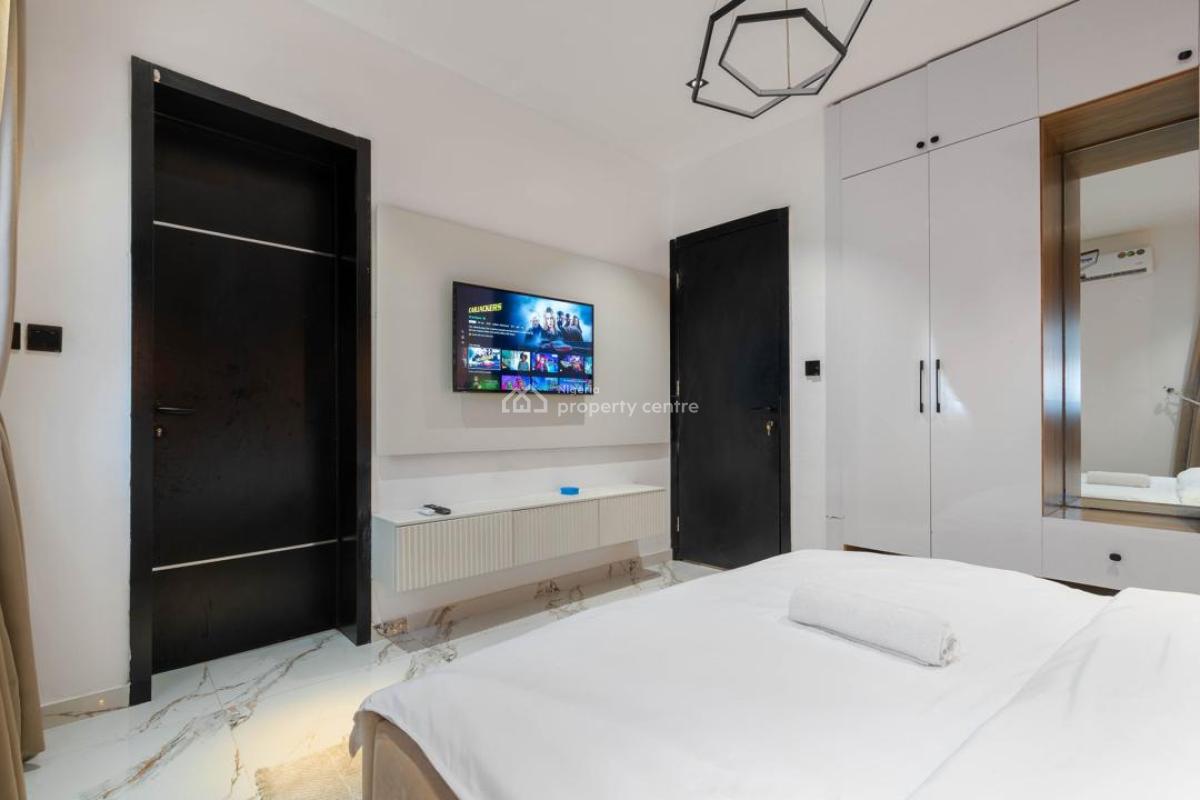 Luxury 2 Bedroom Apartment with Housekeeping and Gymnasium, Netflix,snooker Board,wifi,en-suite Rooms, Ikate, Lekki, Lagos, Flat / Apartment Short Let