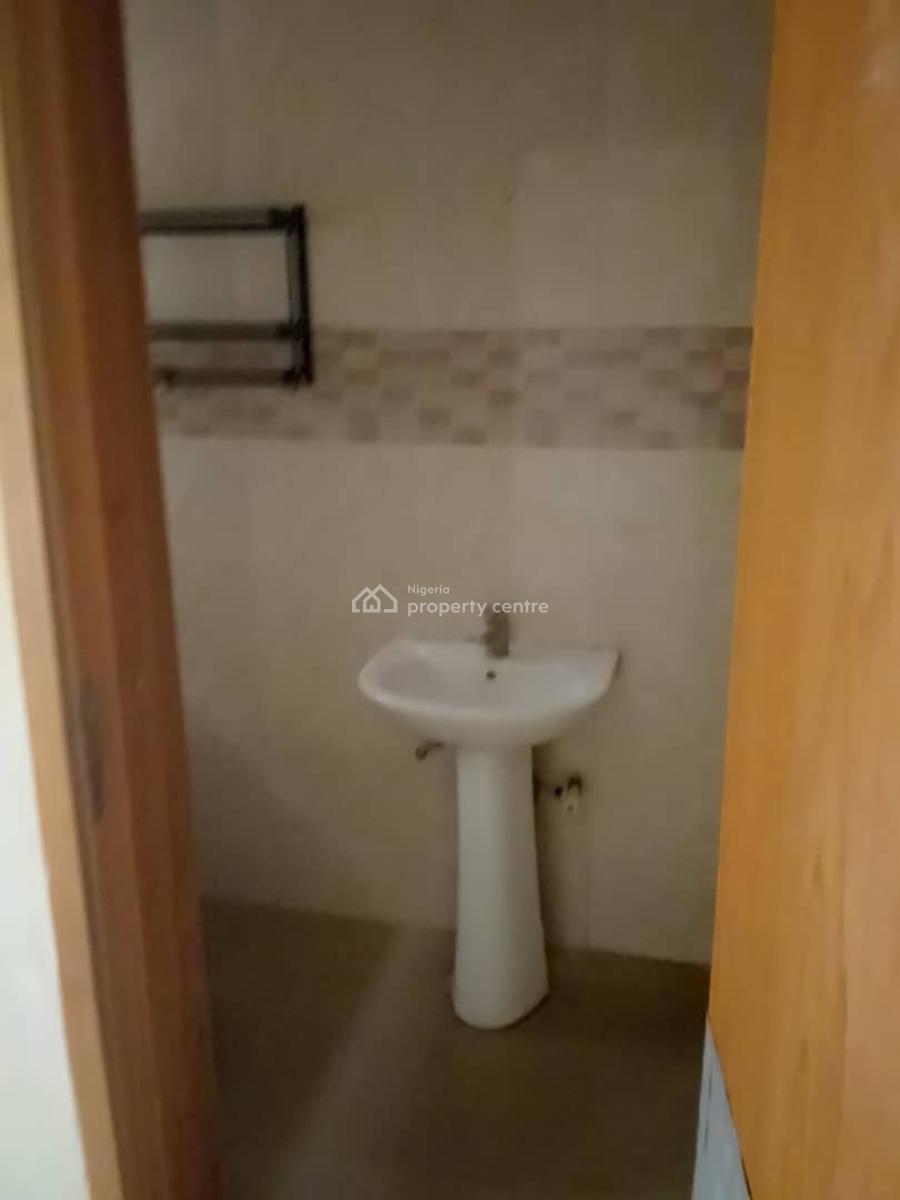 Relatively New, Decent and Spacious 2 Bedroom Apartment, Ofo Street Off Pedro Road Pedro Gbagada Lagos, Pedro, Gbagada, Lagos, Flat / Apartment for Rent