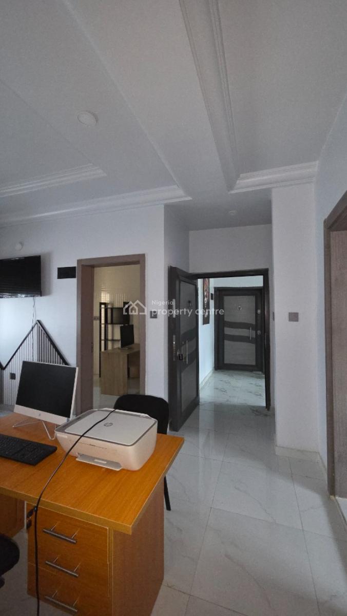 Premium Fully Furnished Office Space (2 Units Available), Oladosu Oladipo Close, Around Kolmor Metropolitan College, New Bodija, Ibadan, Oyo, Office Space for Rent