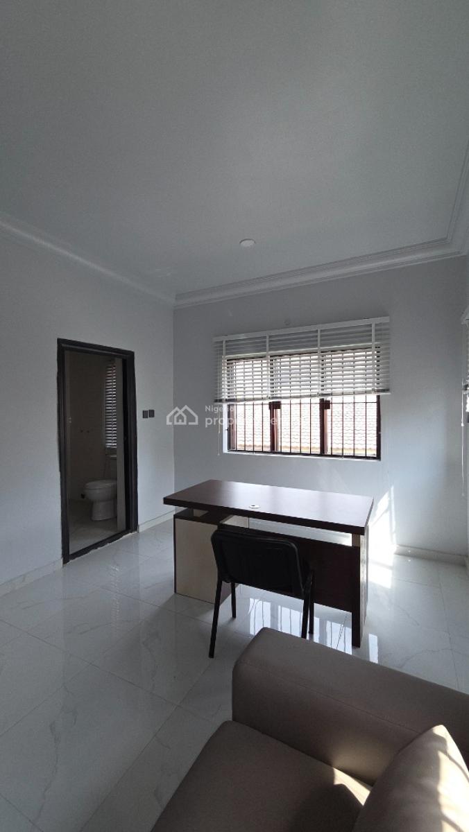 Premium Fully Furnished Office Space (2 Units Available), Oladosu Oladipo Close, Around Kolmor Metropolitan College, New Bodija, Ibadan, Oyo, Office Space for Rent