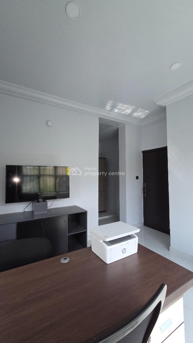 Premium Fully Furnished Office Space (2 Units Available), Oladosu Oladipo Close, Around Kolmor Metropolitan College, New Bodija, Ibadan, Oyo, Office Space for Rent