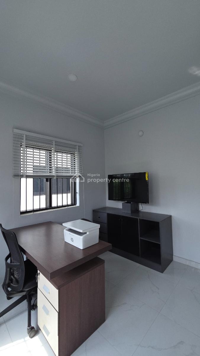 Premium Fully Furnished Office Space (2 Units Available), Oladosu Oladipo Close, Around Kolmor Metropolitan College, New Bodija, Ibadan, Oyo, Office Space for Rent