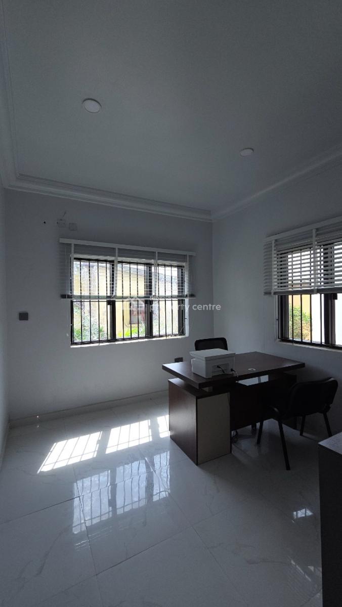 Premium Fully Furnished Office Space (2 Units Available), Oladosu Oladipo Close, Around Kolmor Metropolitan College, New Bodija, Ibadan, Oyo, Office Space for Rent