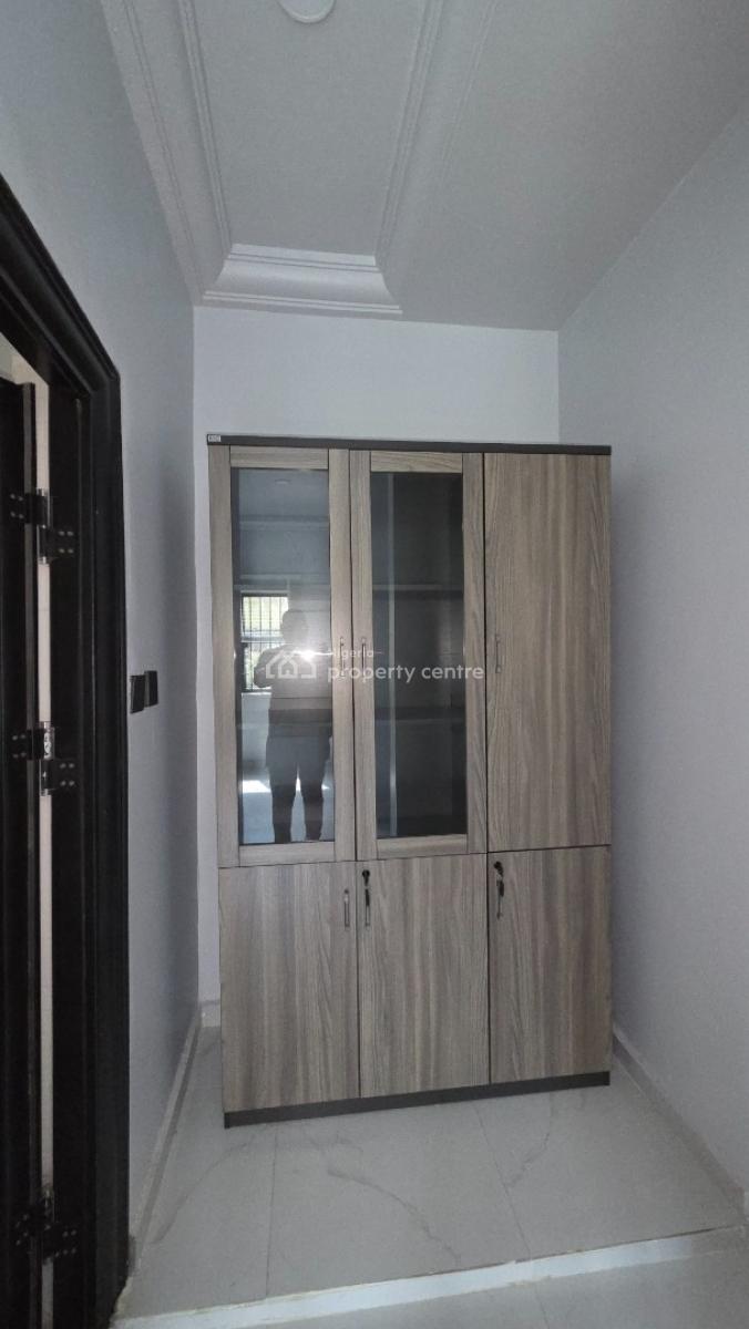 Premium Fully Furnished Office Space (2 Units Available), Oladosu Oladipo Close, Around Kolmor Metropolitan College, New Bodija, Ibadan, Oyo, Office Space for Rent