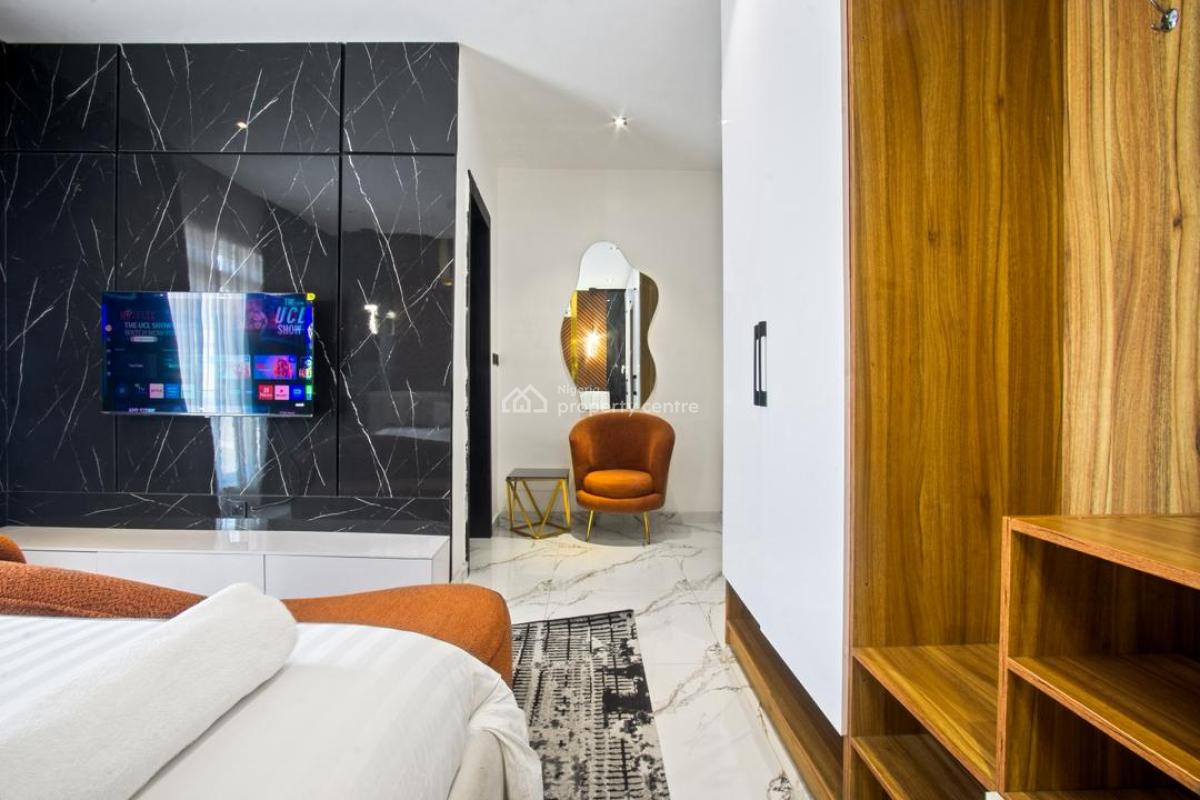 Luxury 2 Bedroom Apartment with Pool, Balcony & Ps5, En-suite Rooms, Automated Curtains, 24/7 Power, Comfortable and Secure, Ikate, Lekki, Lagos, Flat / Apartment Short Let