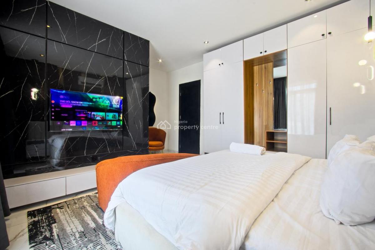 Luxury 2 Bedroom Apartment with Pool, Balcony & Ps5, En-suite Rooms, Automated Curtains, 24/7 Power, Comfortable and Secure, Ikate, Lekki, Lagos, Flat / Apartment Short Let
