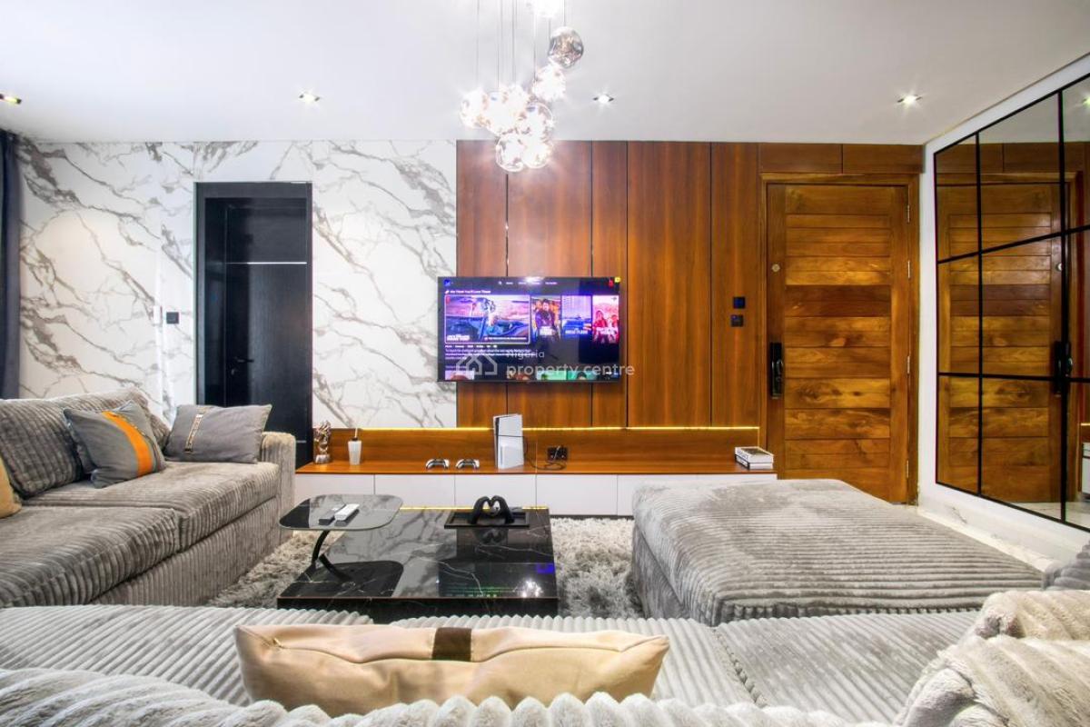 Luxury 2 Bedroom Apartment with Pool, Balcony & Ps5, En-suite Rooms, Automated Curtains, 24/7 Power, Comfortable and Secure, Ikate, Lekki, Lagos, Flat / Apartment Short Let