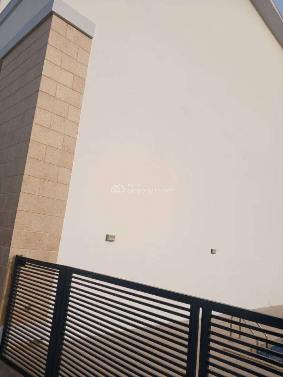 Standard and Well Maintained Four Bedrooms Terrace at Guzape Abuja, Guzape Abuja, Asokoro District, Abuja, House for Rent