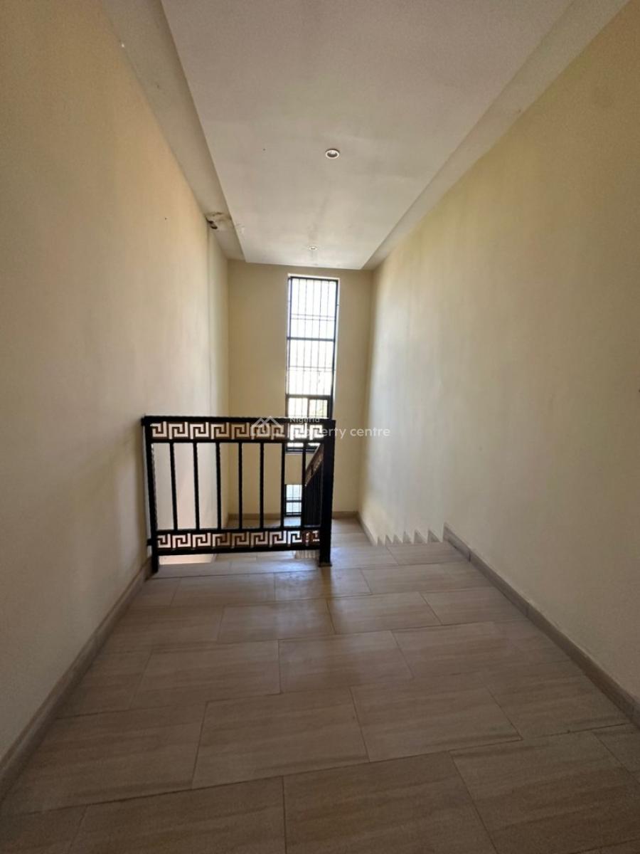 2 Beds Terrace Duplex Kubwa Tarred Road, Kubwa, Abuja, Terraced Duplex for Sale
