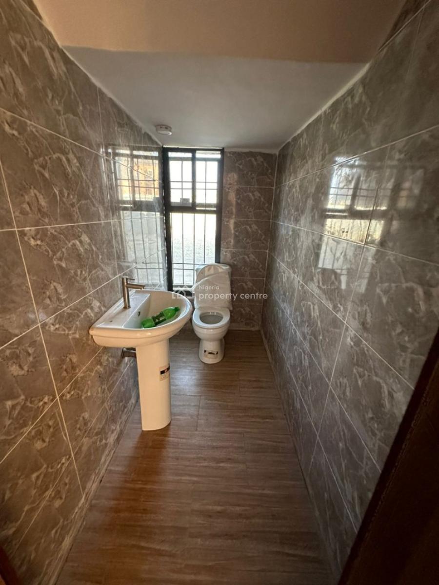 2 Beds Terrace Duplex Kubwa Tarred Road, Kubwa, Abuja, Terraced Duplex for Sale