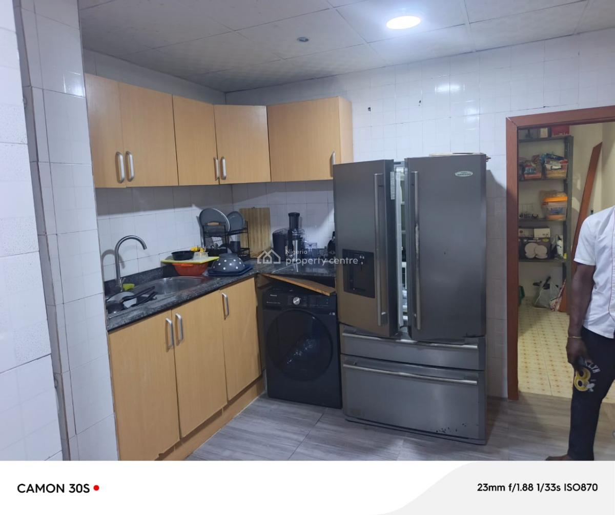 Spacious 3 Bedroom Apartment, Ikoyi, Lagos, Flat / Apartment for Sale