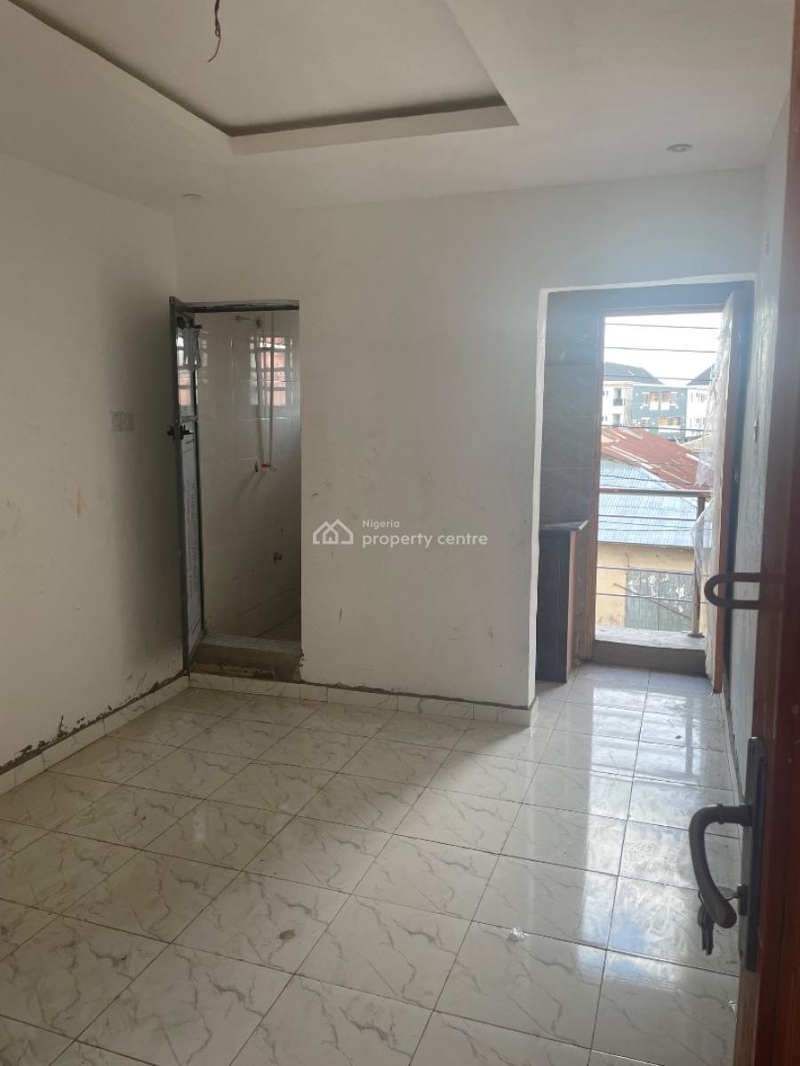 Room Self, Pedro Road, Shomolu, Lagos, Self Contain (single Rooms) for Rent