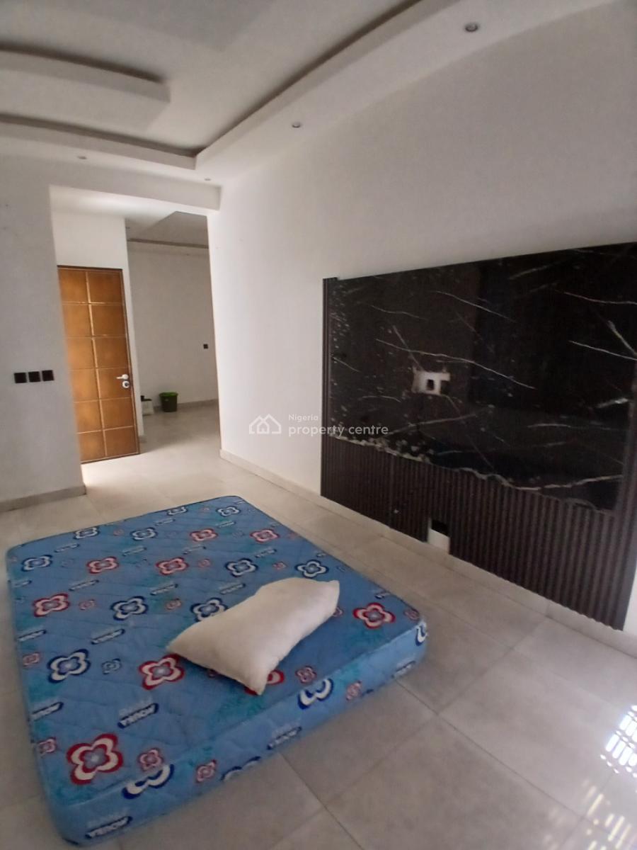 Ground Floor and Self-serviced 2 Bedroom En-suite Flat with an Enclose, Ikate, Lekki, Lagos, Flat / Apartment for Rent