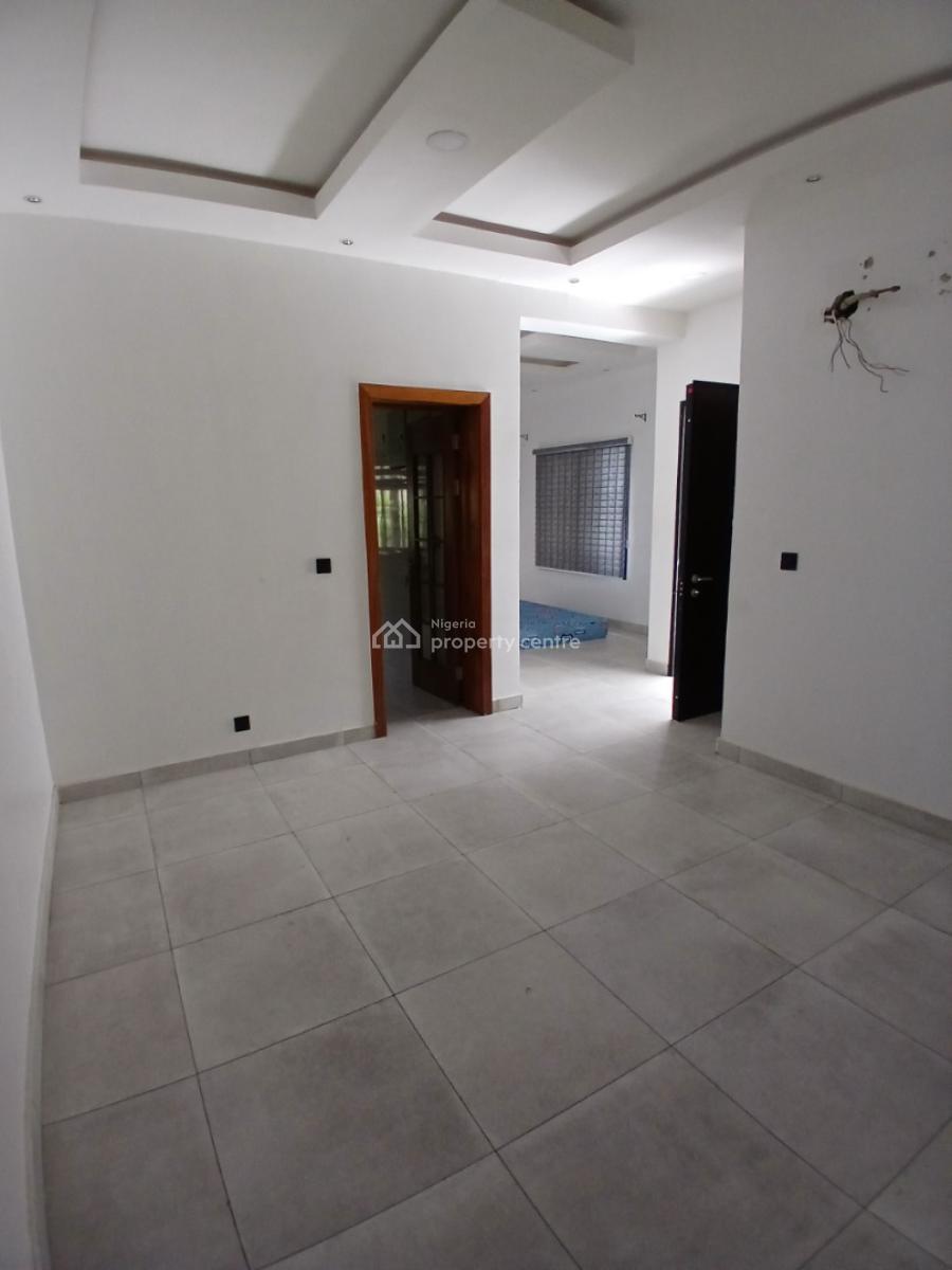 Ground Floor and Self-serviced 2 Bedroom En-suite Flat with an Enclose, Ikate, Lekki, Lagos, Flat / Apartment for Rent