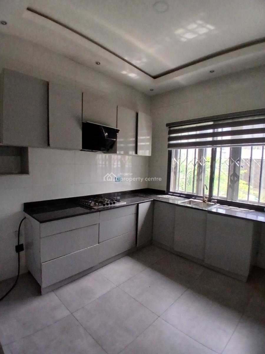 Ground Floor and Self-serviced 2 Bedroom En-suite Flat with an Enclose, Ikate, Lekki, Lagos, Flat / Apartment for Rent
