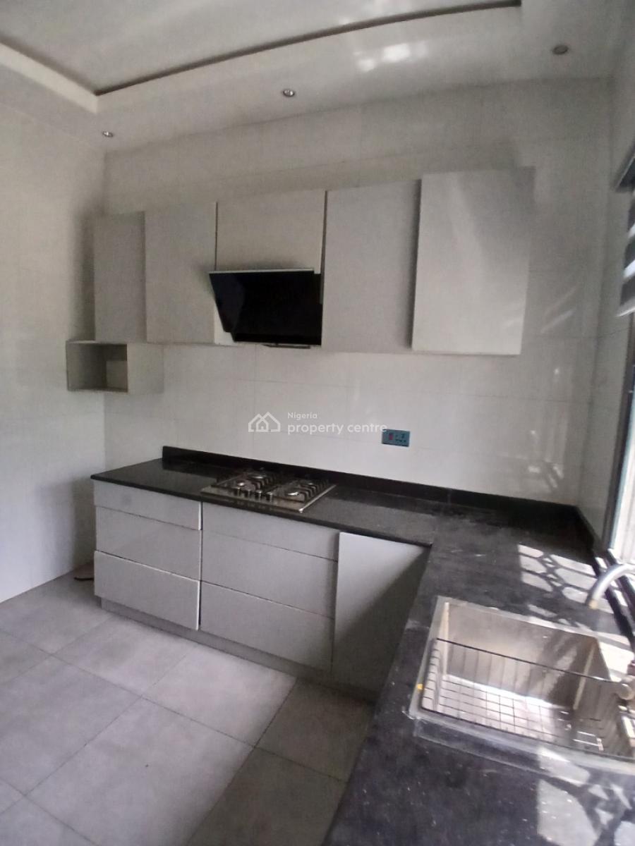 Ground Floor and Self-serviced 2 Bedroom En-suite Flat with an Enclose, Ikate, Lekki, Lagos, Flat / Apartment for Rent