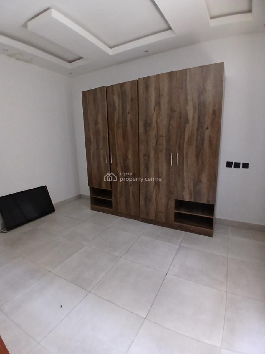 Ground Floor and Self-serviced 2 Bedroom En-suite Flat with an Enclose, Ikate, Lekki, Lagos, Flat / Apartment for Rent