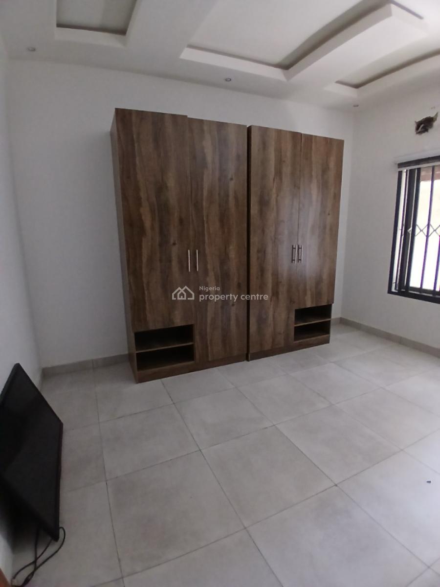 Ground Floor and Self-serviced 2 Bedroom En-suite Flat with an Enclose, Ikate, Lekki, Lagos, Flat / Apartment for Rent