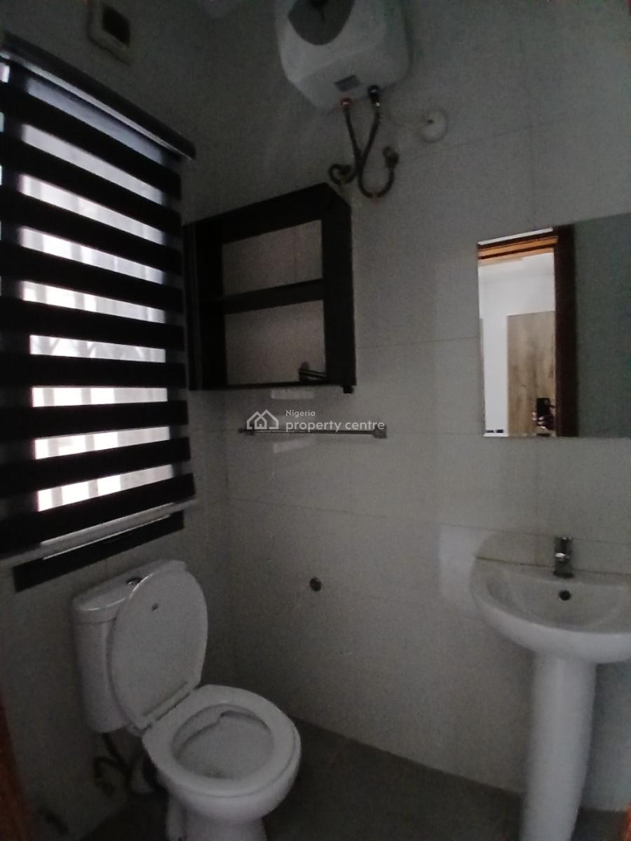 Ground Floor and Self-serviced 2 Bedroom En-suite Flat with an Enclose, Ikate, Lekki, Lagos, Flat / Apartment for Rent