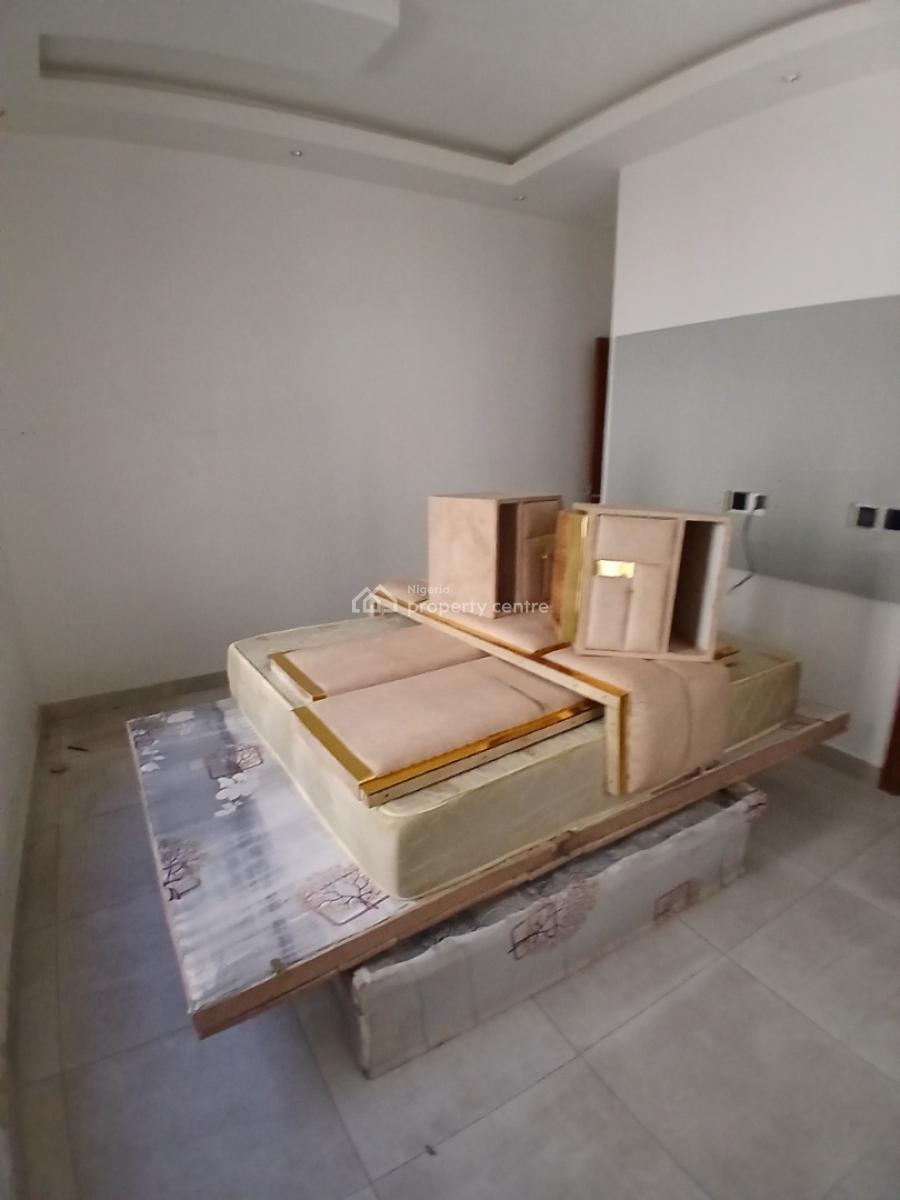 Ground Floor and Self-serviced 2 Bedroom En-suite Flat with an Enclose, Ikate, Lekki, Lagos, Flat / Apartment for Rent