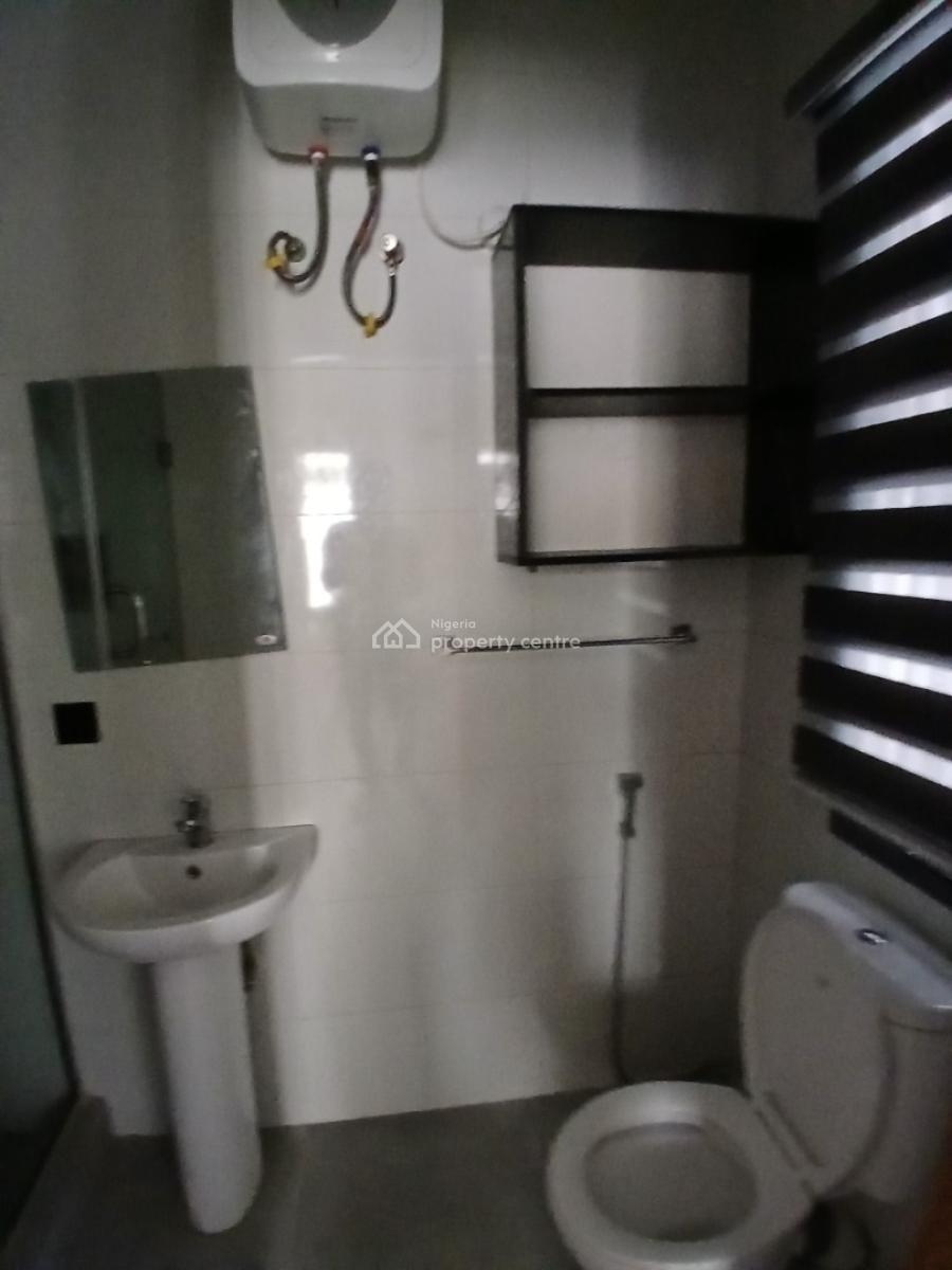 Ground Floor and Self-serviced 2 Bedroom En-suite Flat with an Enclose, Ikate, Lekki, Lagos, Flat / Apartment for Rent