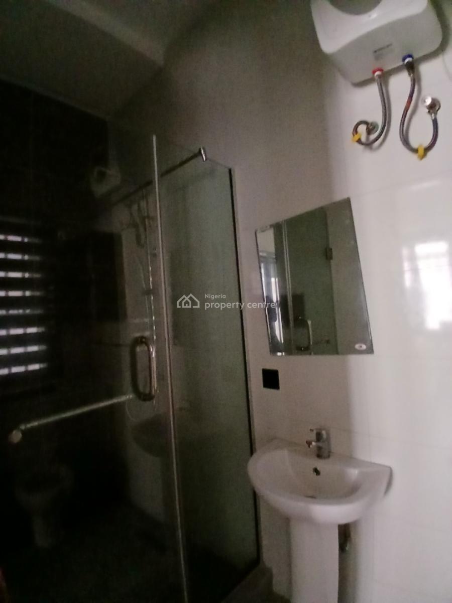 Ground Floor and Self-serviced 2 Bedroom En-suite Flat with an Enclose, Ikate, Lekki, Lagos, Flat / Apartment for Rent