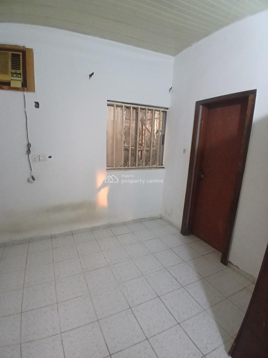 a Room Self Contained in an Estate(comes with a/c), Kaura, Abuja, Self Contain (single Rooms) for Rent
