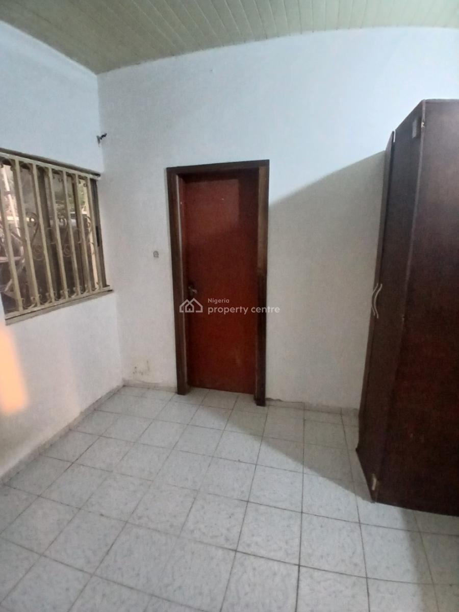 a Room Self Contained in an Estate(comes with a/c), Kaura, Abuja, Self Contain (single Rooms) for Rent