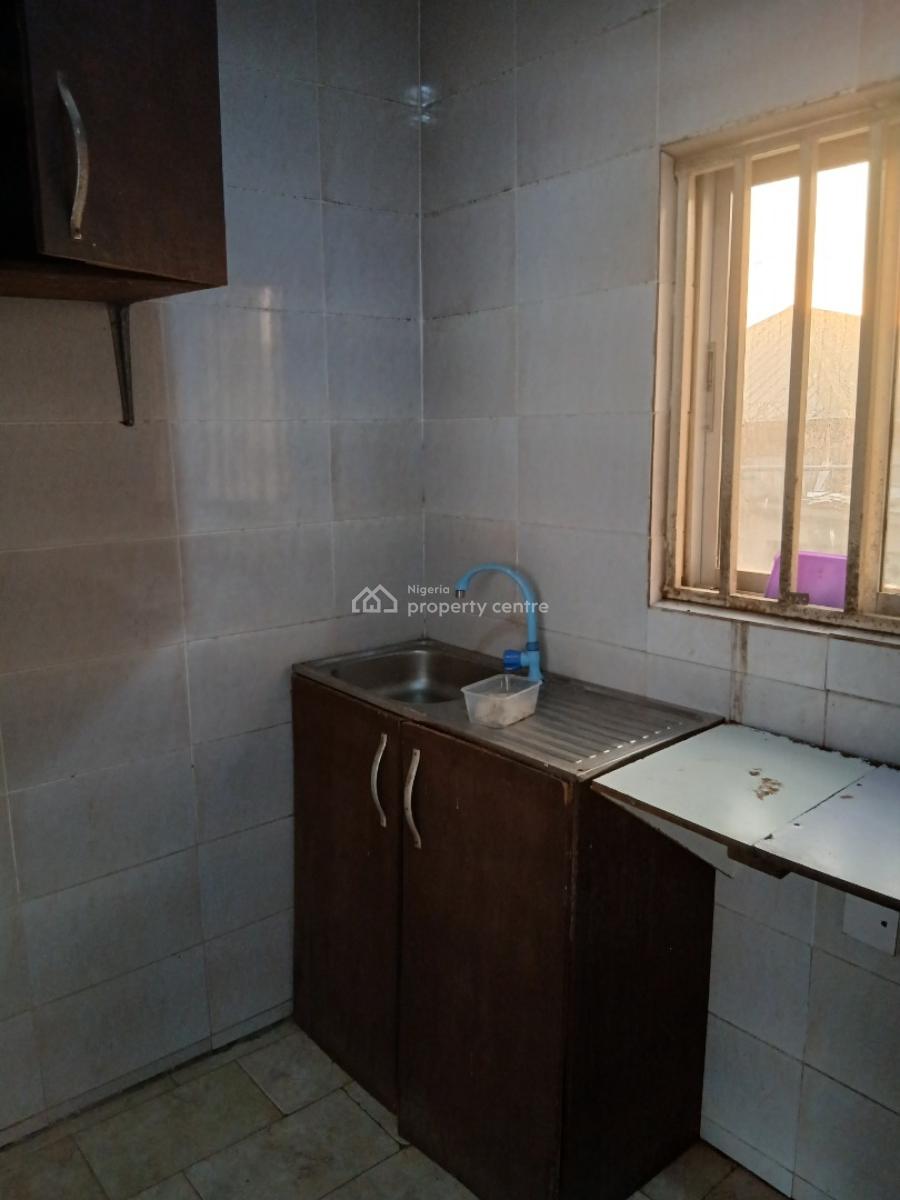 a Room Self Contained in an Estate(comes with a/c), Kaura, Abuja, Self Contain (single Rooms) for Rent