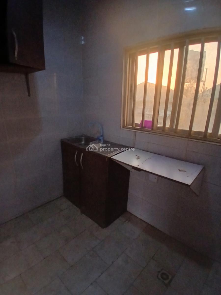 a Room Self Contained in an Estate(comes with a/c), Kaura, Abuja, Self Contain (single Rooms) for Rent
