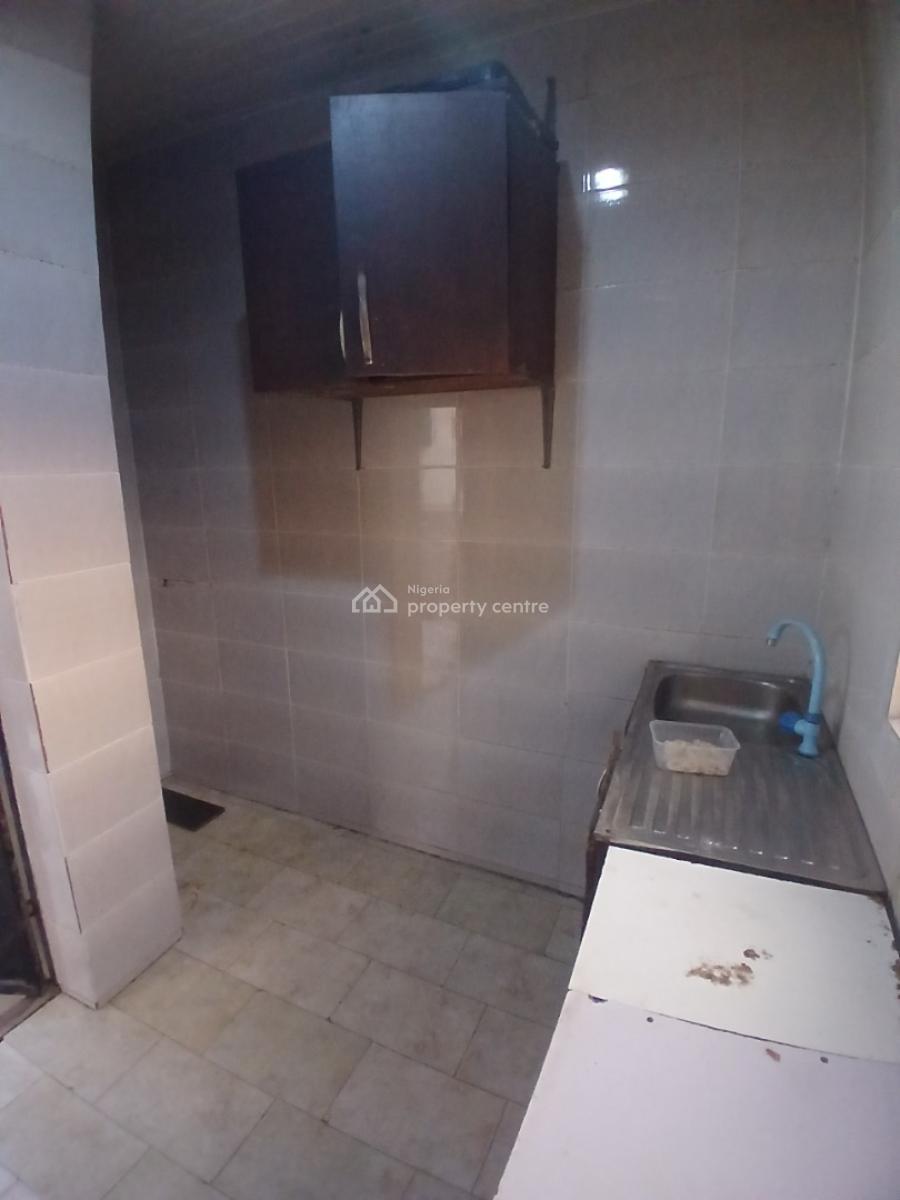 a Room Self Contained in an Estate(comes with a/c), Kaura, Abuja, Self Contain (single Rooms) for Rent