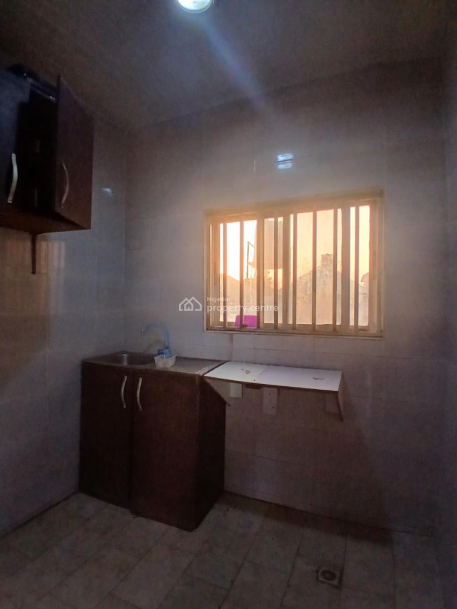 a Room Self Contained in an Estate(comes with a/c), Kaura, Abuja, Self Contain (single Rooms) for Rent