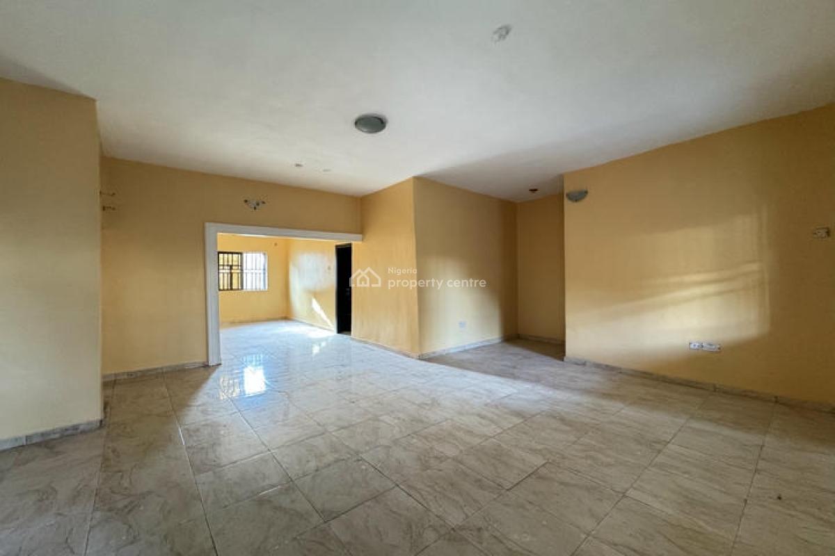 Well Maintained 3 Bedroom Flat, Southern Estate, Lakowe, Ibeju Lekki, Lagos, Flat / Apartment for Sale