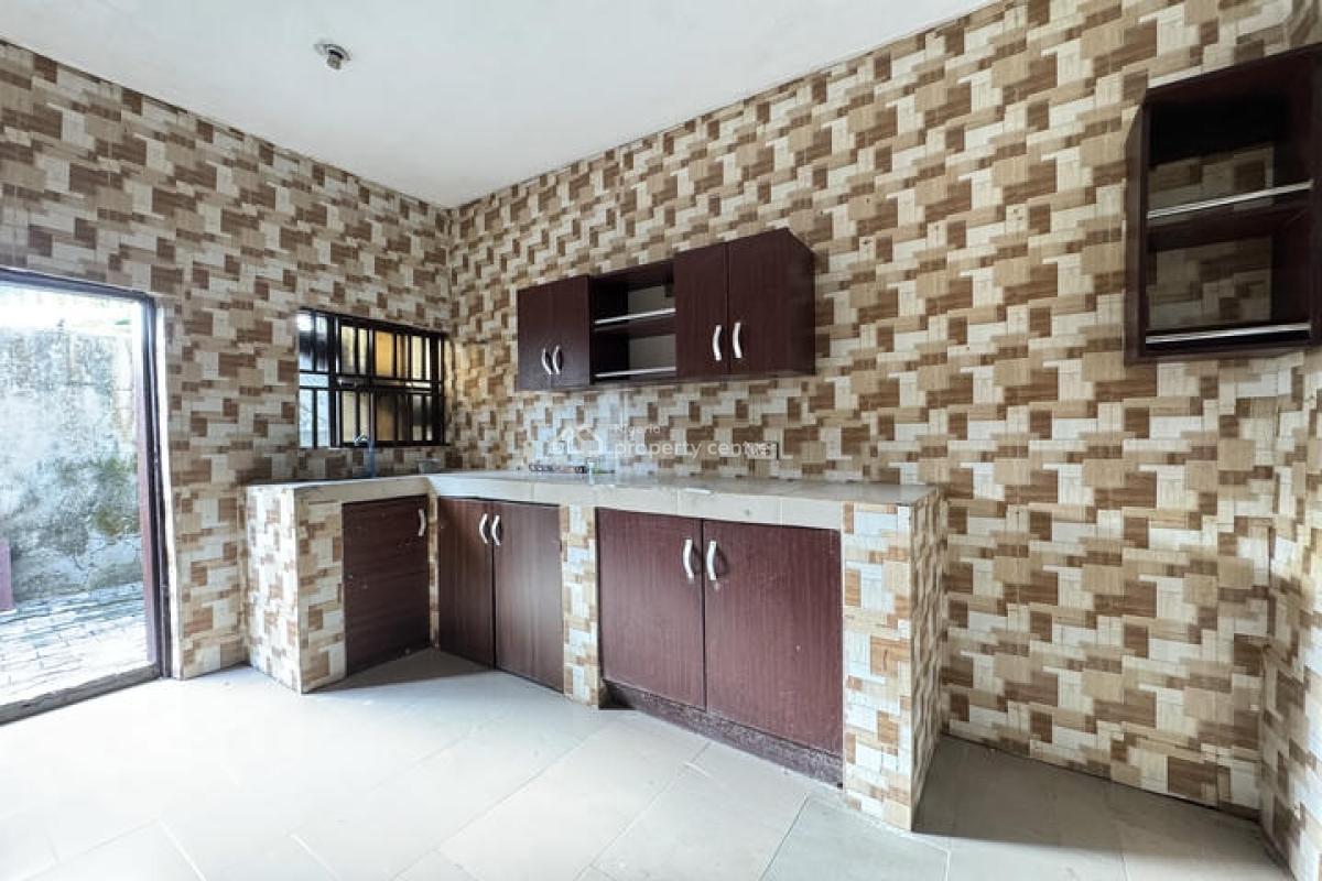 Well Maintained 3 Bedroom Flat, Southern Estate, Lakowe, Ibeju Lekki, Lagos, Flat / Apartment for Sale