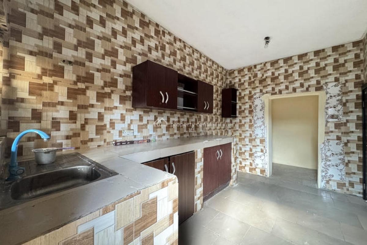 Well Maintained 3 Bedroom Flat, Southern Estate, Lakowe, Ibeju Lekki, Lagos, Flat / Apartment for Sale