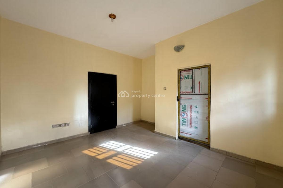 Well Maintained 3 Bedroom Flat, Southern Estate, Lakowe, Ibeju Lekki, Lagos, Flat / Apartment for Sale