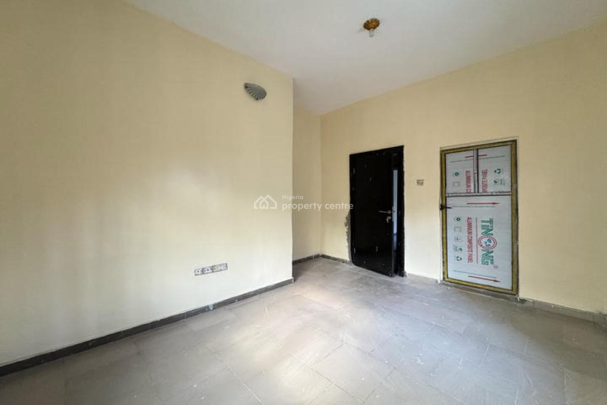 Well Maintained 3 Bedroom Flat, Southern Estate, Lakowe, Ibeju Lekki, Lagos, Flat / Apartment for Sale