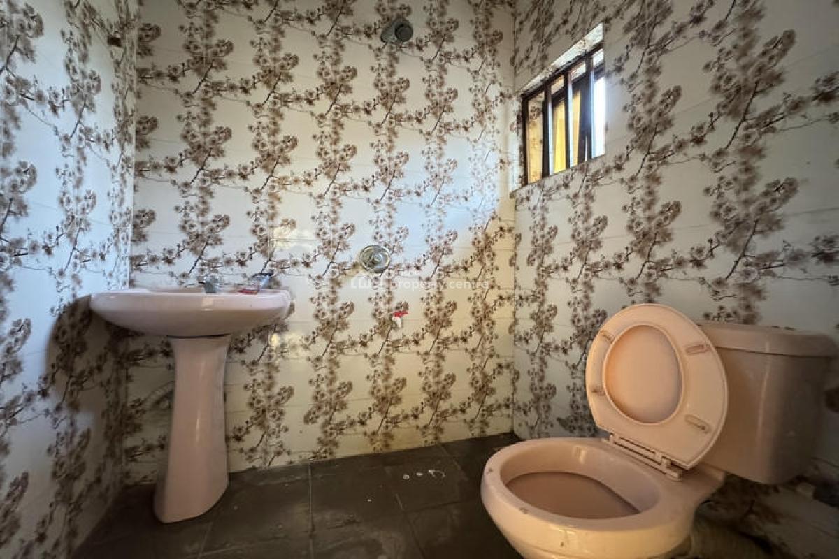 Well Maintained 3 Bedroom Flat, Southern Estate, Lakowe, Ibeju Lekki, Lagos, Flat / Apartment for Sale