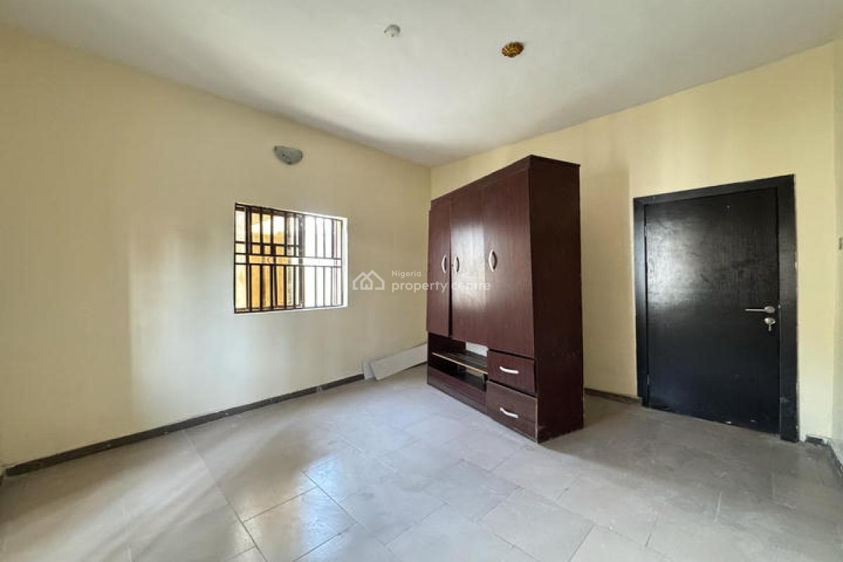 Well Maintained 3 Bedroom Flat, Southern Estate, Lakowe, Ibeju Lekki, Lagos, Flat / Apartment for Sale