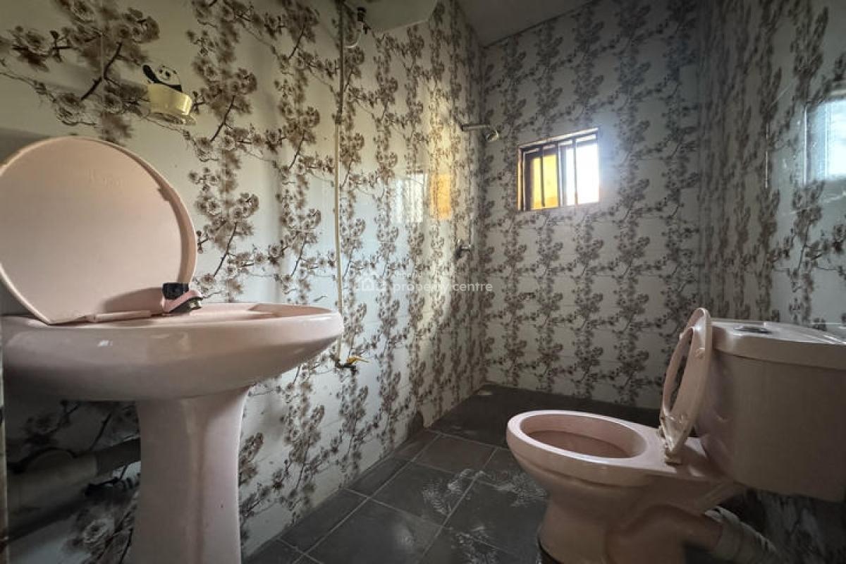 Well Maintained 3 Bedroom Flat, Southern Estate, Lakowe, Ibeju Lekki, Lagos, Flat / Apartment for Sale